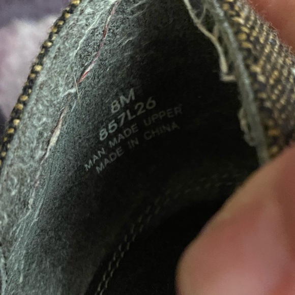 Two Pair of Shoes - Picture 5 of 9